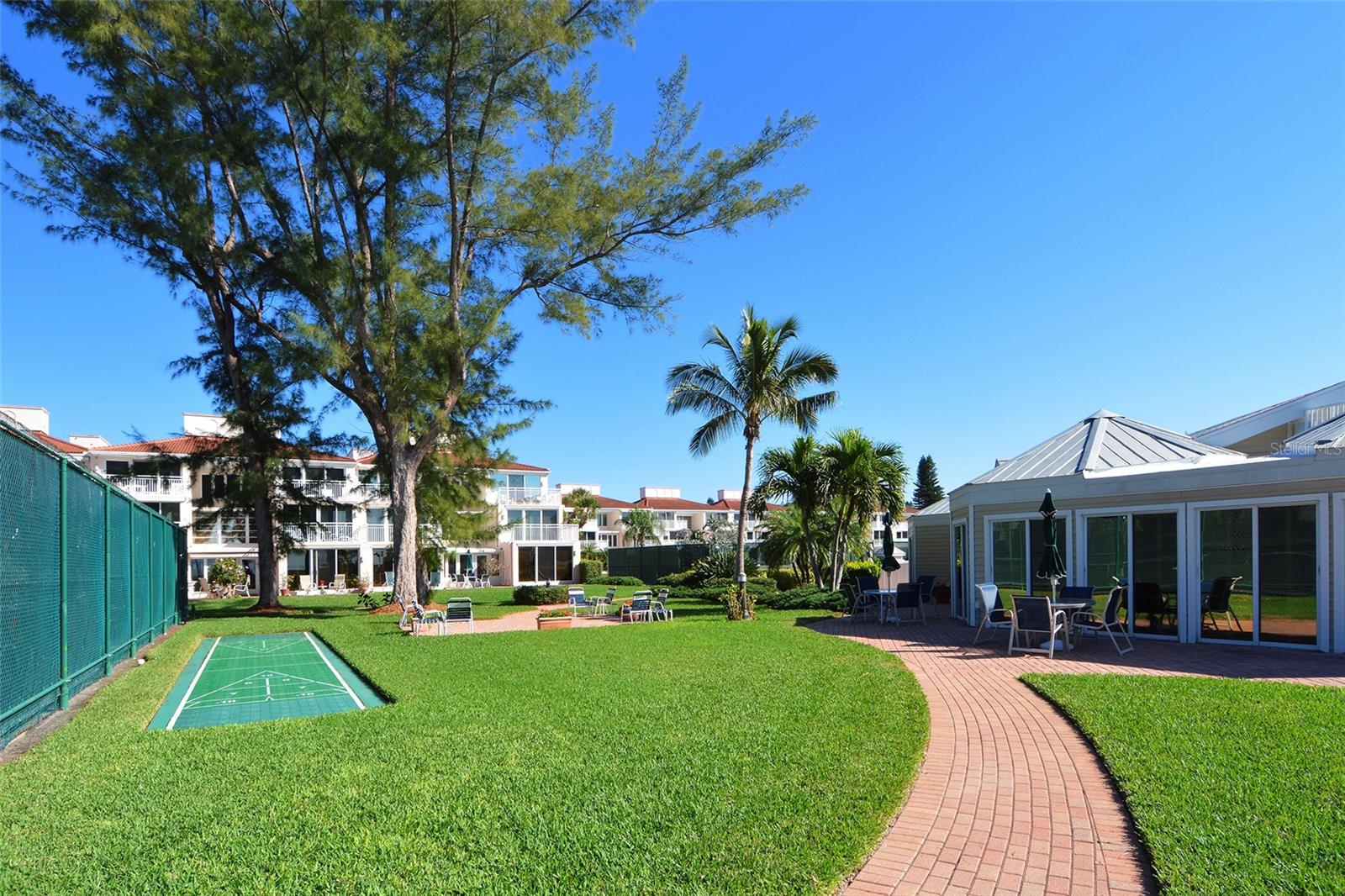 Image 30 of 35 For 5055 Gulf Of Mexico Drive 411