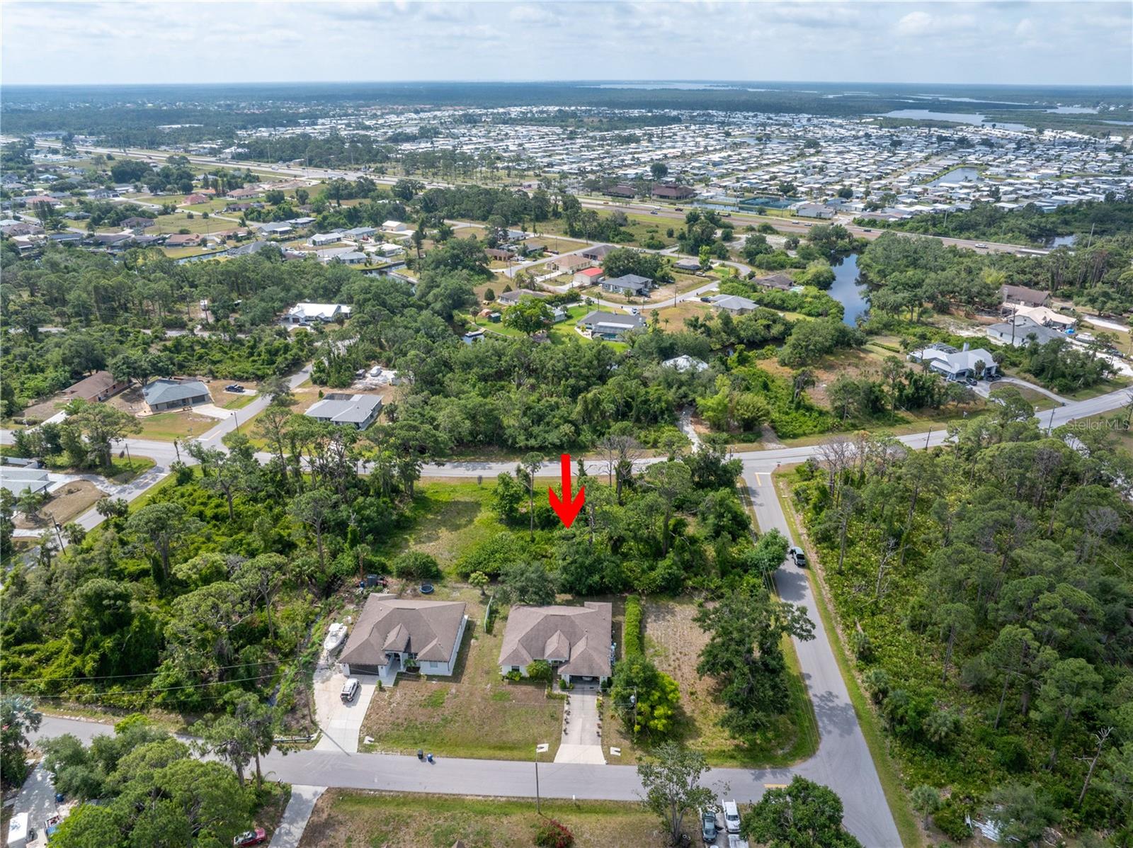 Image 7 of 13 For De Leon Drive