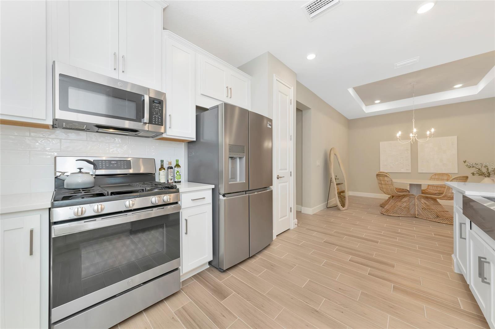 Image 10 of 100 For 8097 Moonbeam Avenue