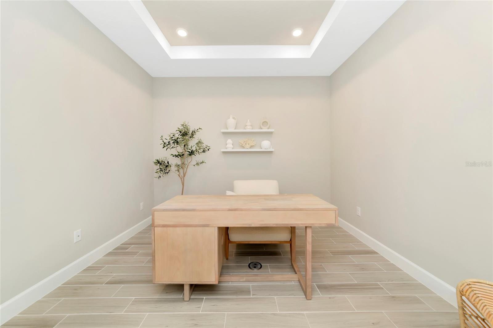 Image 20 of 100 For 8097 Moonbeam Avenue