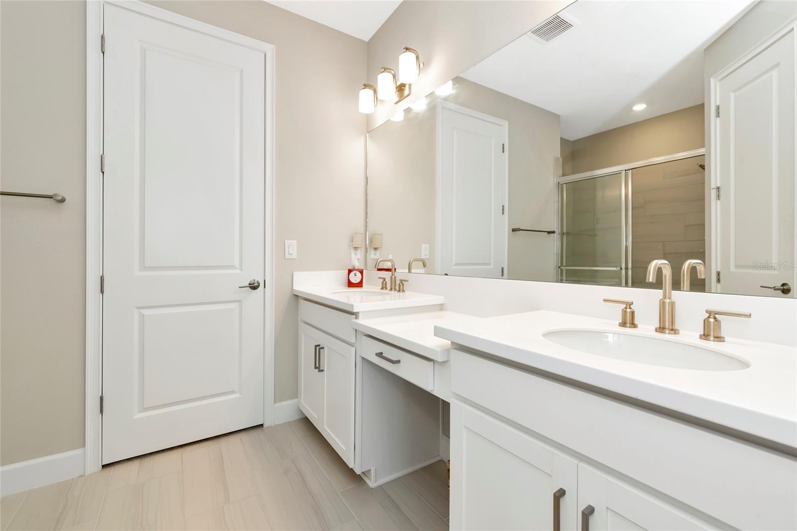 Image 25 of 100 For 8097 Moonbeam Avenue