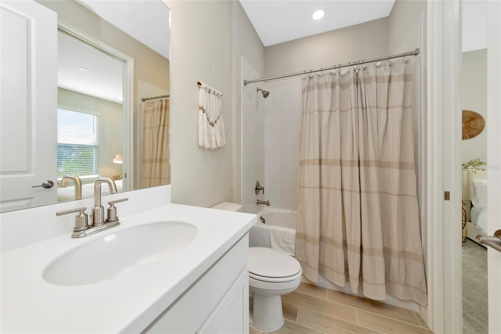 Image 30 of 100 For 8097 Moonbeam Avenue