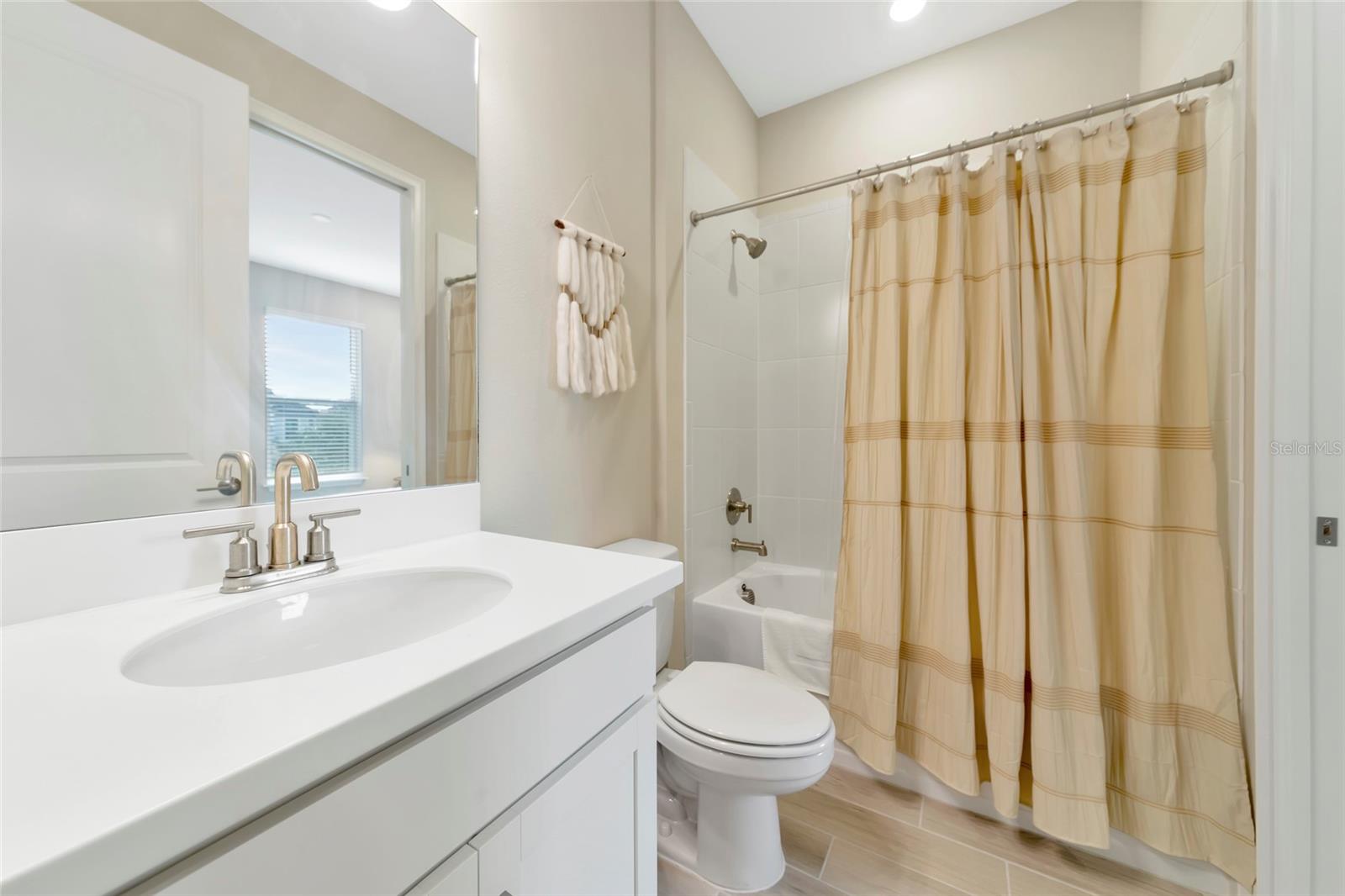 Image 31 of 100 For 8097 Moonbeam Avenue