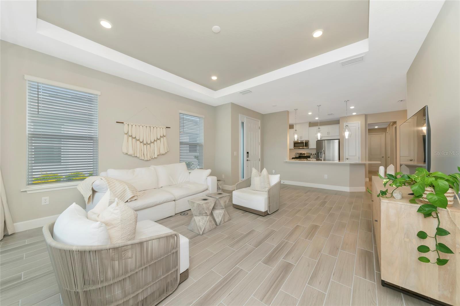 Image 5 of 100 For 8097 Moonbeam Avenue