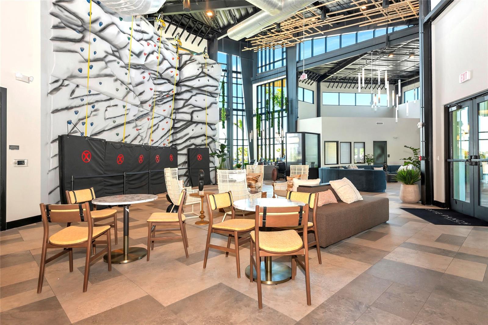 Image 57 of 100 For 8097 Moonbeam Avenue