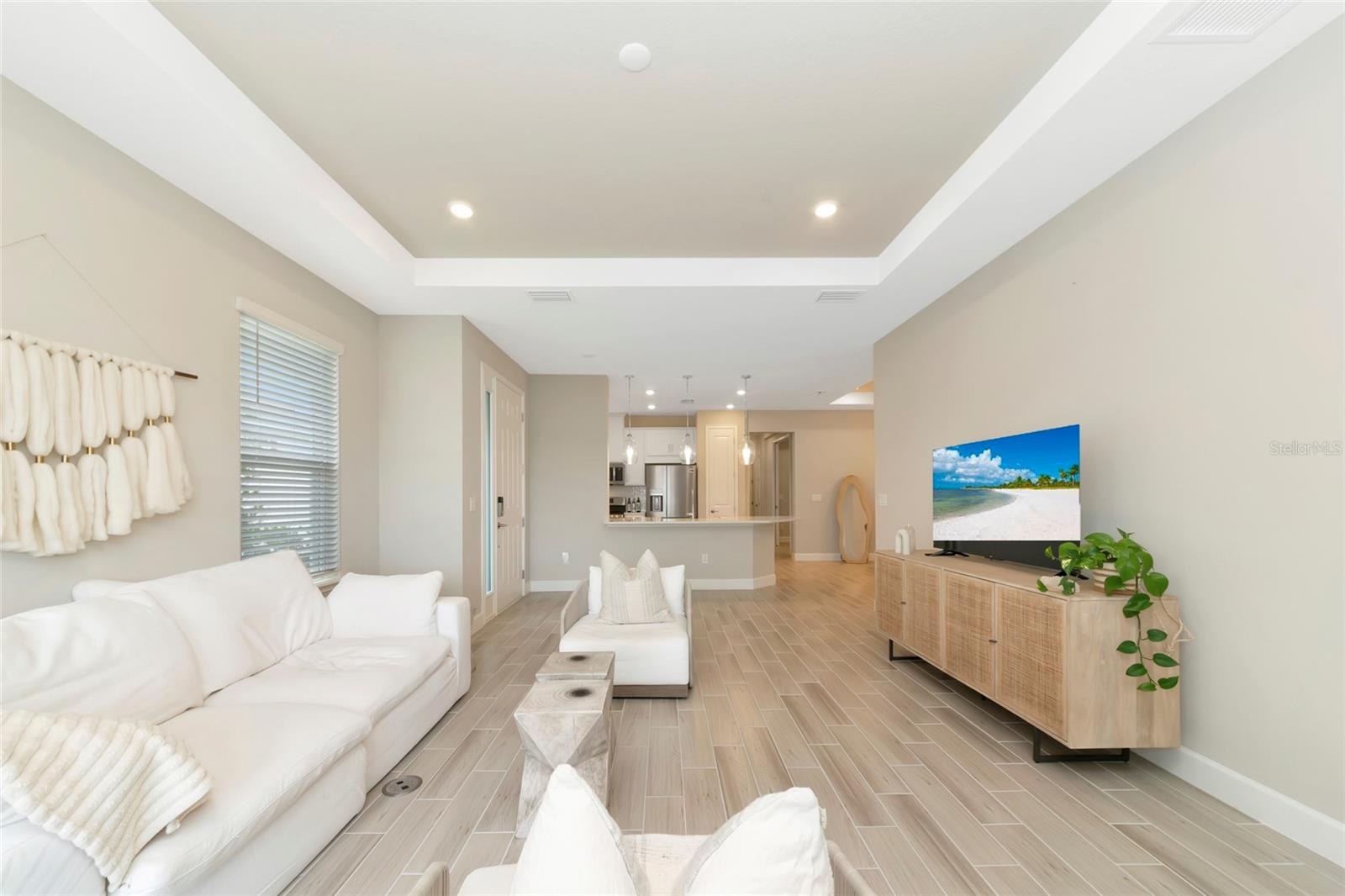 Image 7 of 100 For 8097 Moonbeam Avenue