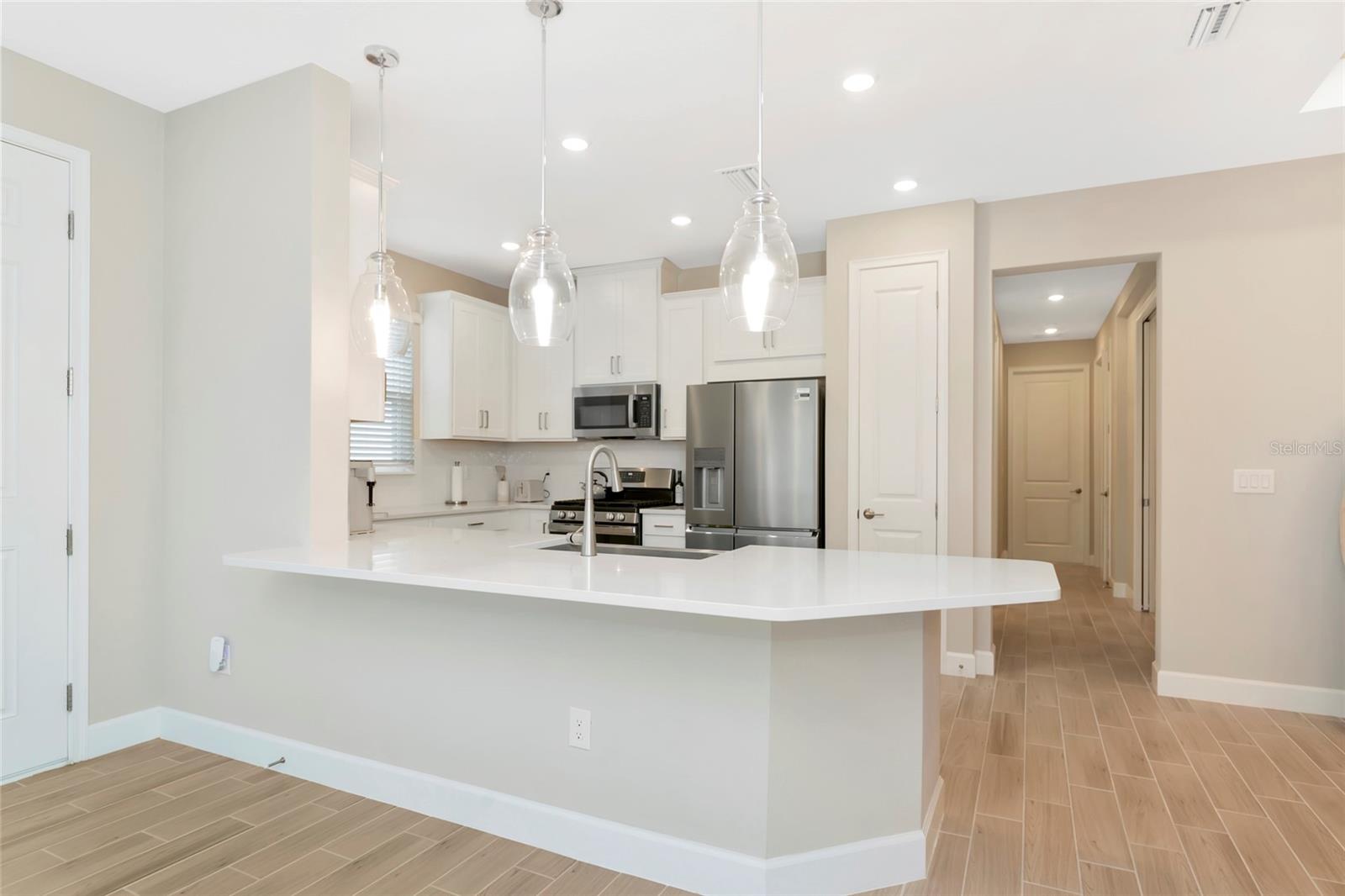 Image 8 of 100 For 8097 Moonbeam Avenue