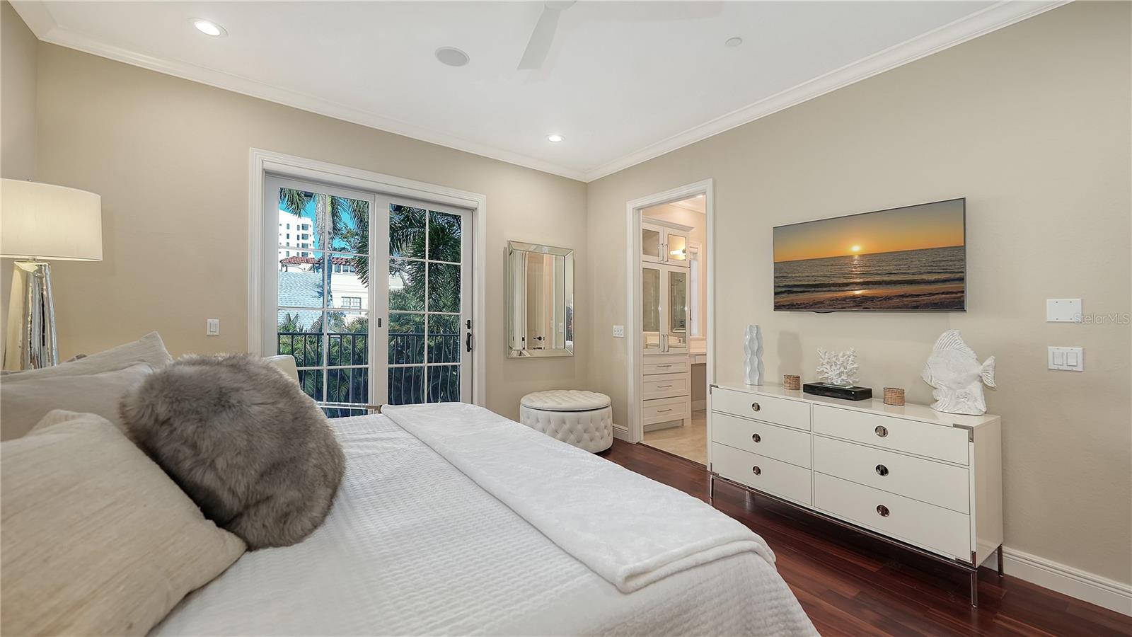 Image 23 of 45 For 1513 Oak Street 18