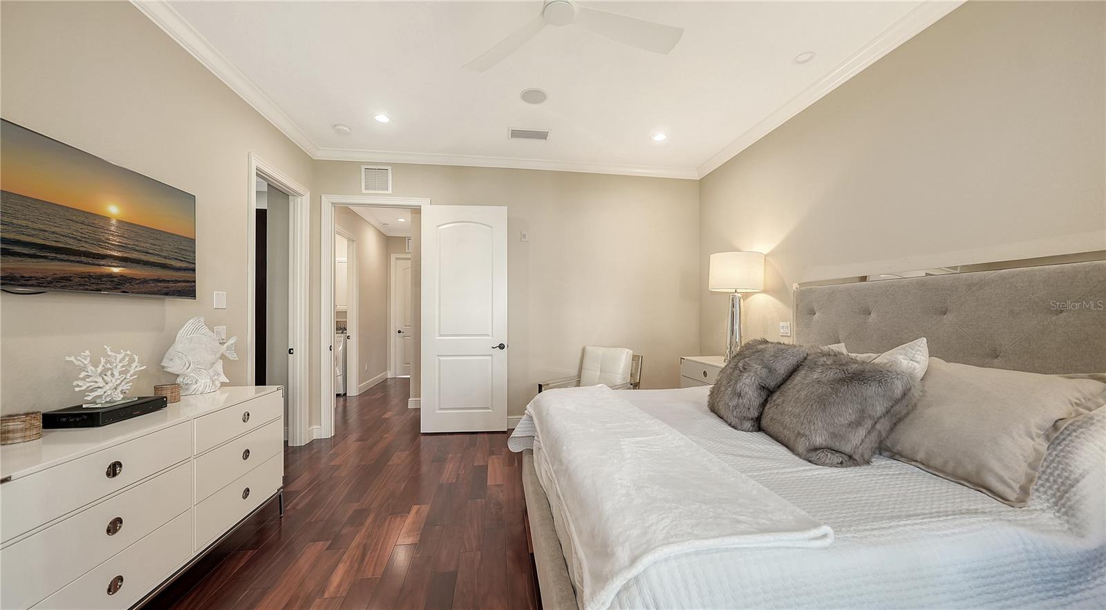 Image 25 of 45 For 1513 Oak Street 18