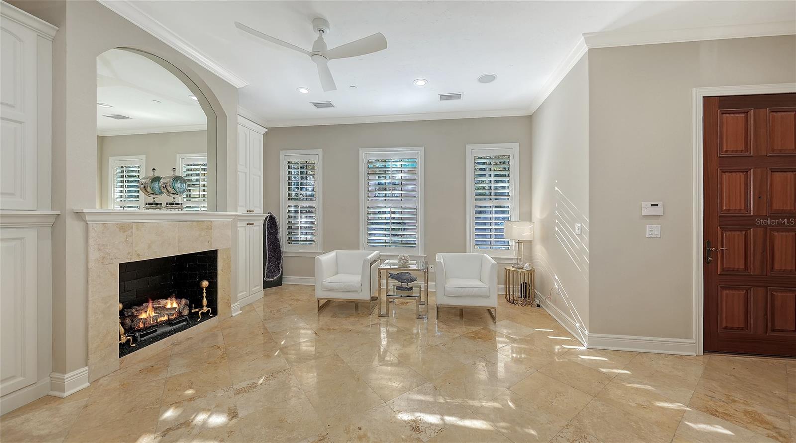 Image 3 of 45 For 1513 Oak Street 18