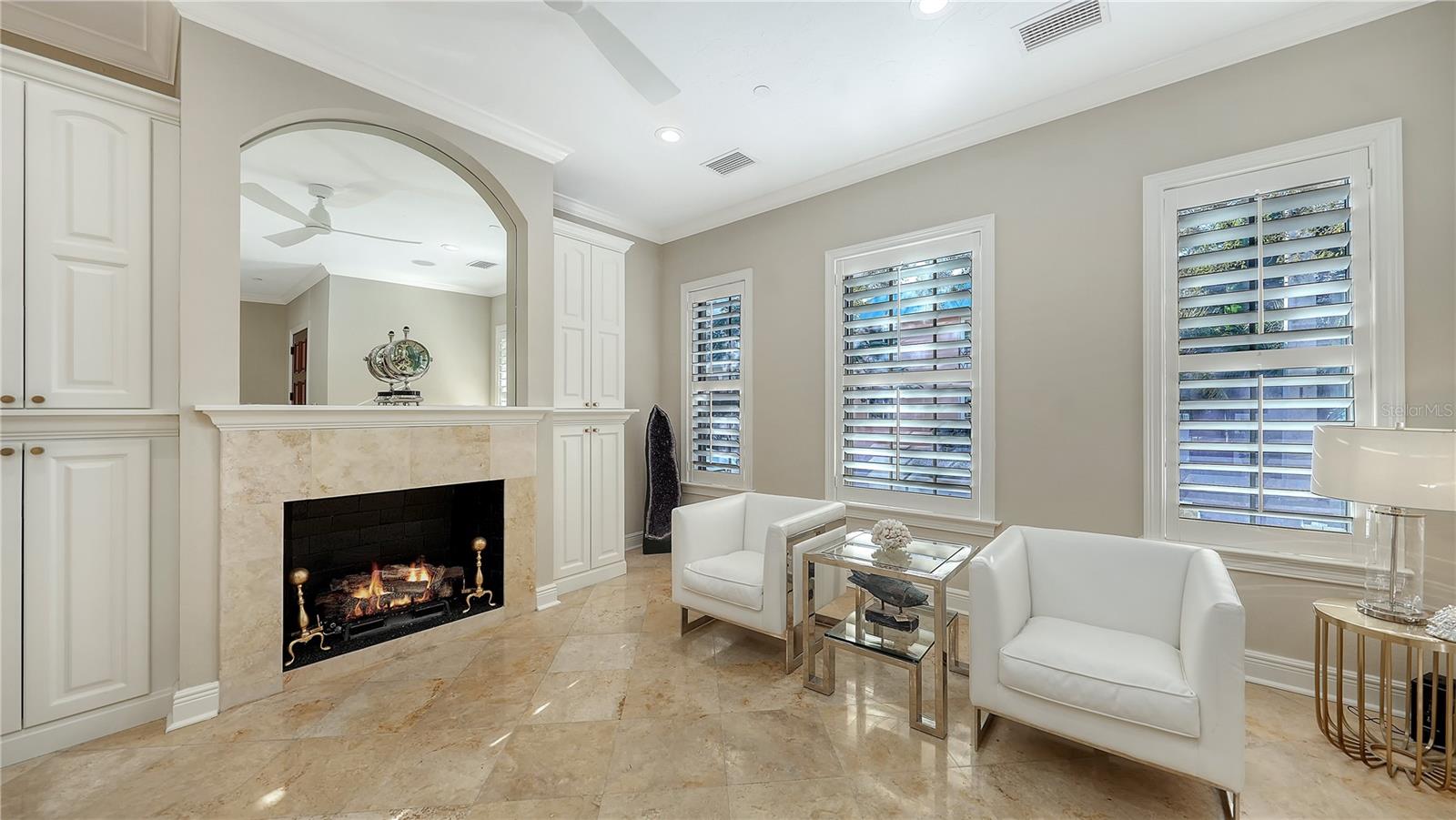 Image 4 of 45 For 1513 Oak Street 18