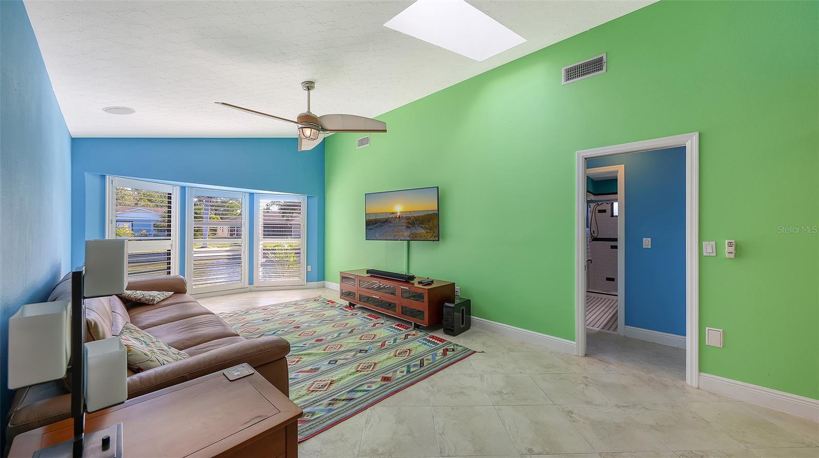 Image 18 of 46 For 4251 Pasadena Circle