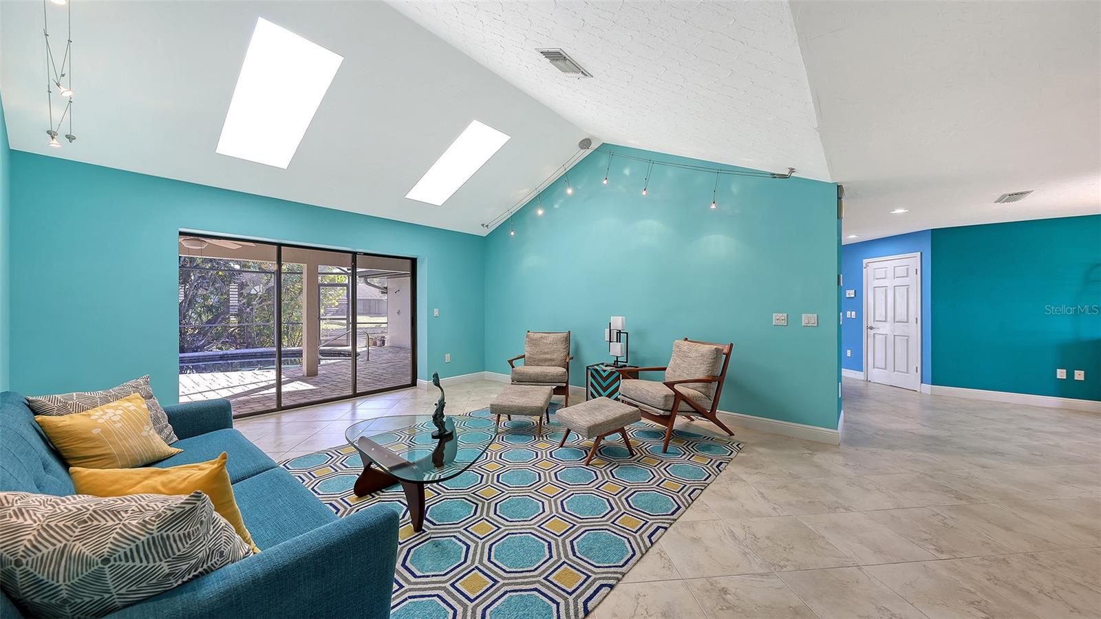 Image 8 of 46 For 4251 Pasadena Circle