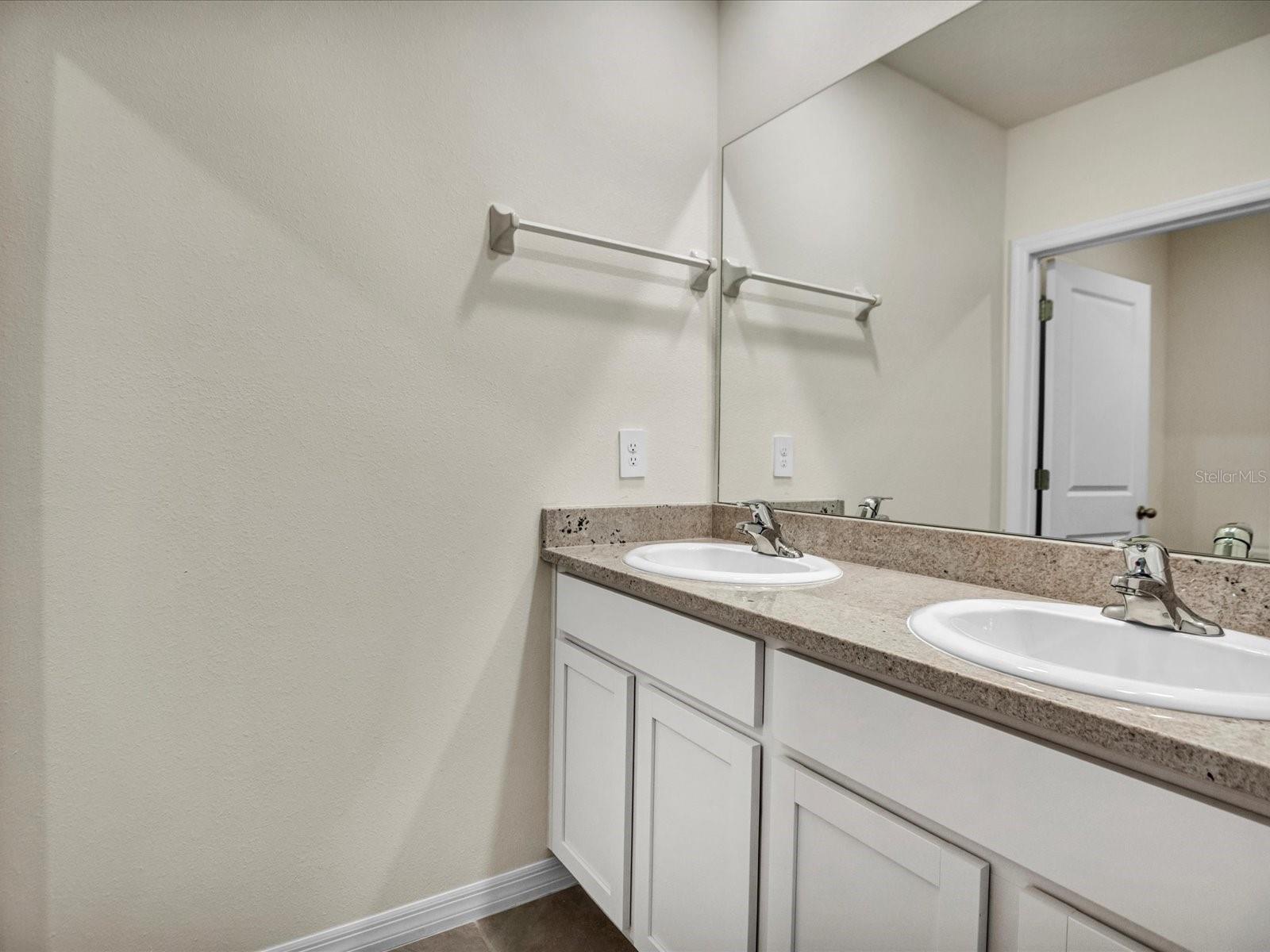 Image 28 of 50 For 12537 Night View Drive