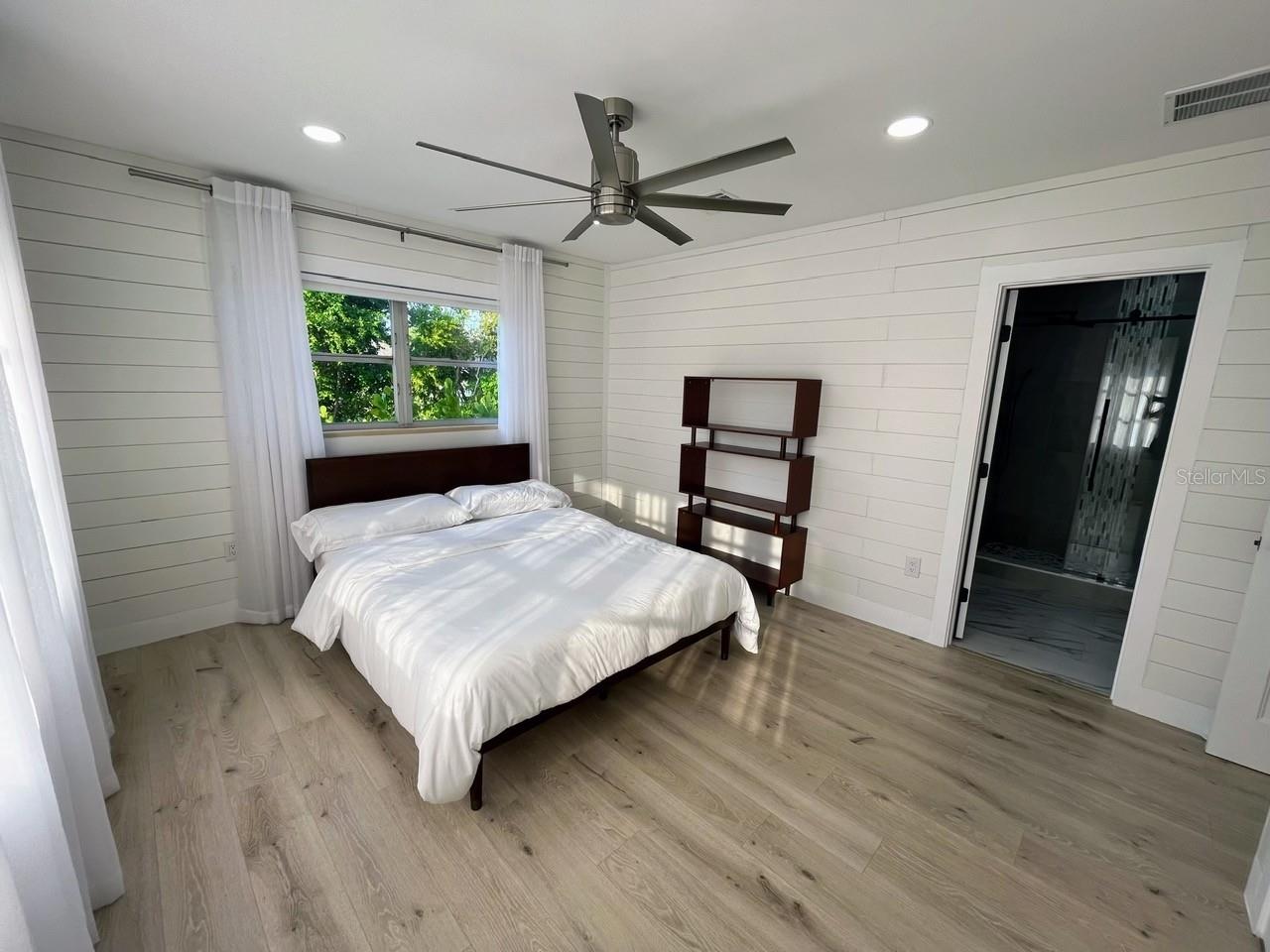 Image 10 of 27 For 703 Whitfield Avenue