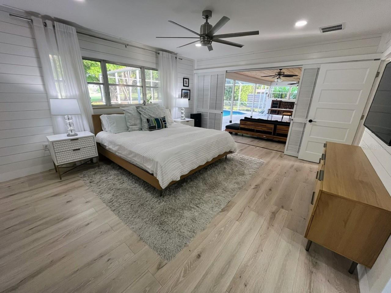 Image 13 of 27 For 703 Whitfield Avenue