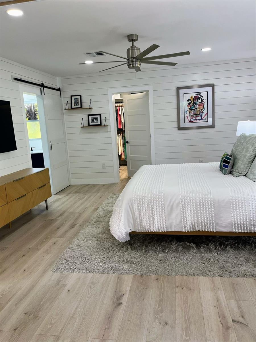 Image 14 of 27 For 703 Whitfield Avenue