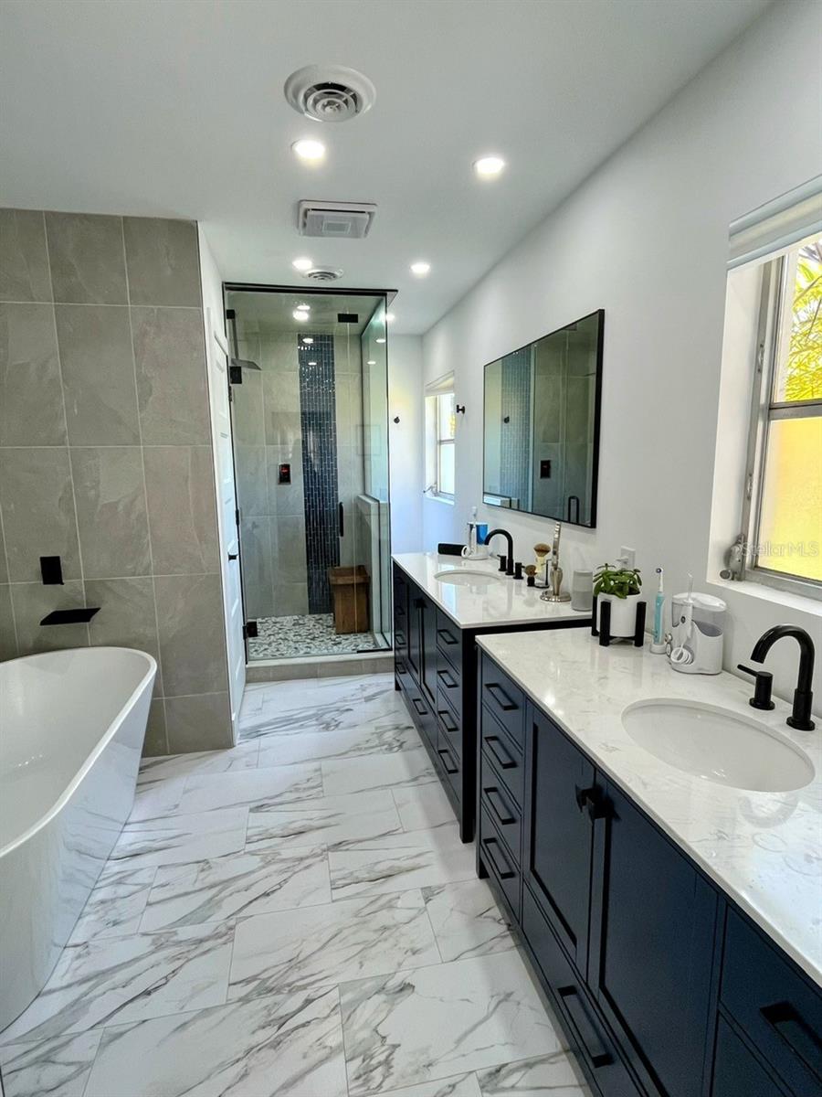 Image 16 of 27 For 703 Whitfield Avenue