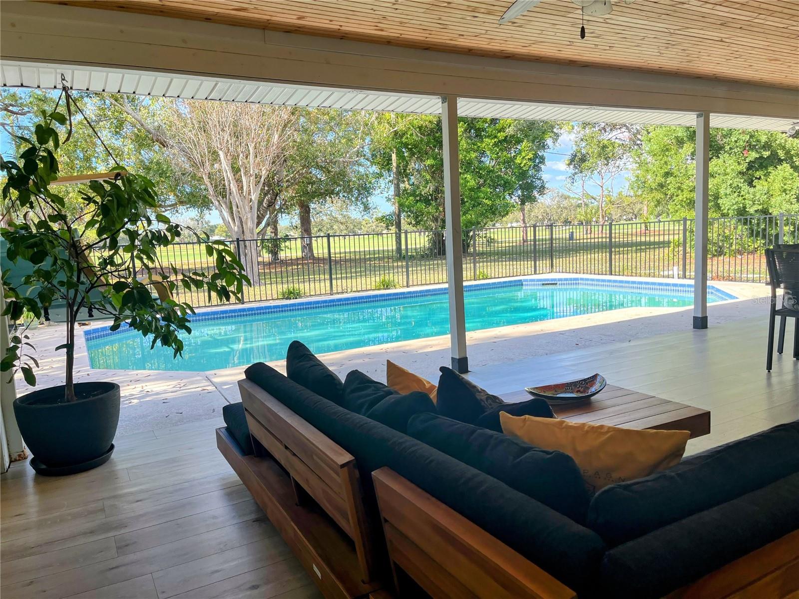 Image 18 of 27 For 703 Whitfield Avenue