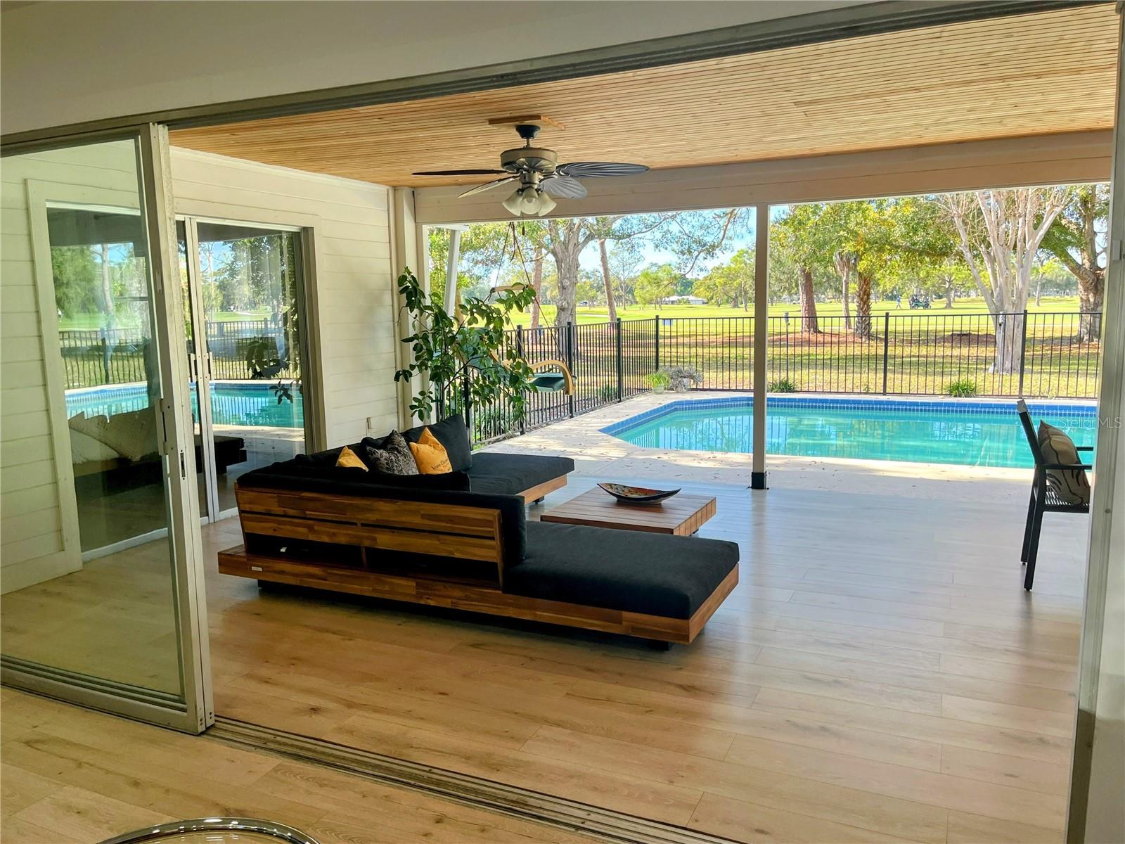 Image 21 of 27 For 703 Whitfield Avenue