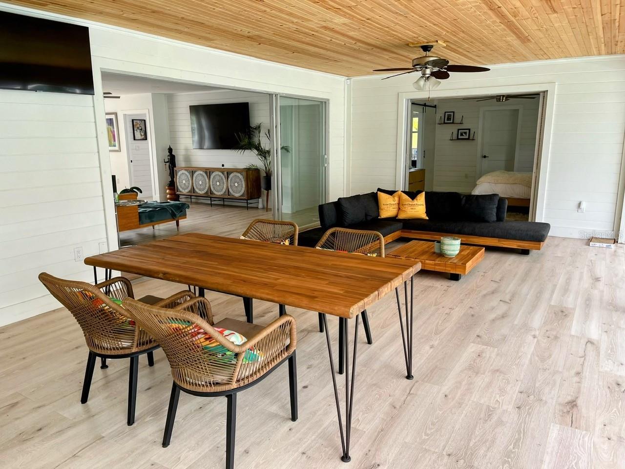 Image 22 of 27 For 703 Whitfield Avenue