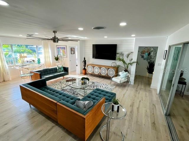 Image 5 of 27 For 703 Whitfield Avenue