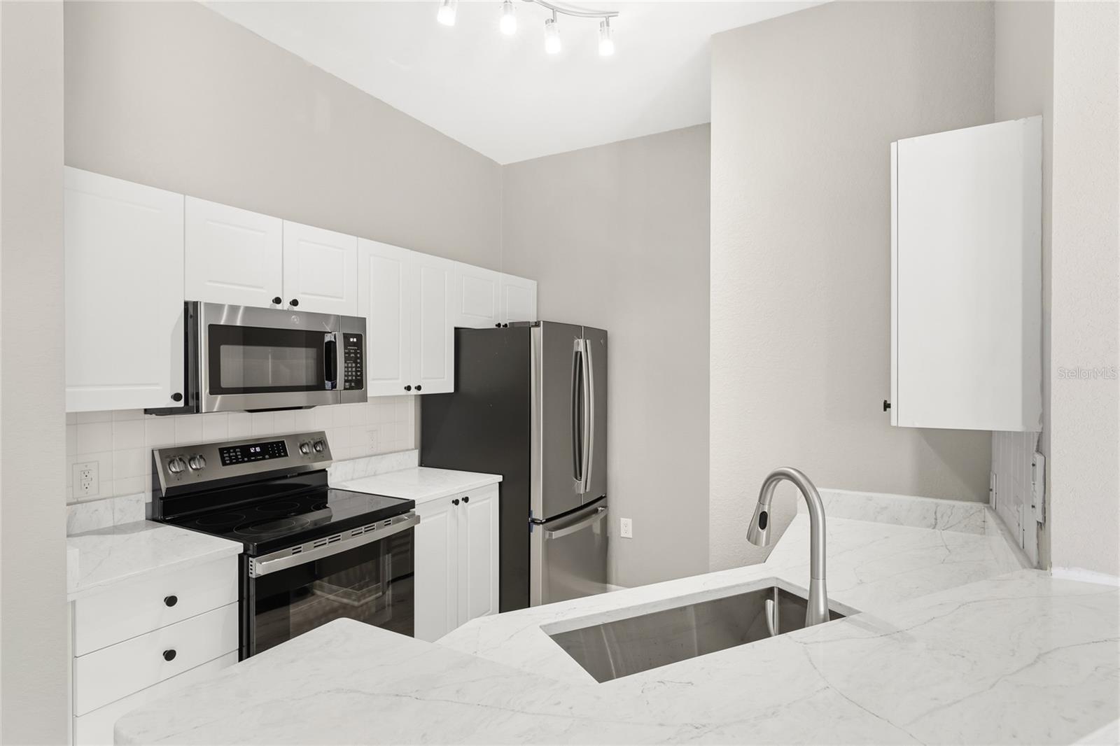 Image 12 of 30 For 5110 Northridge Road 301