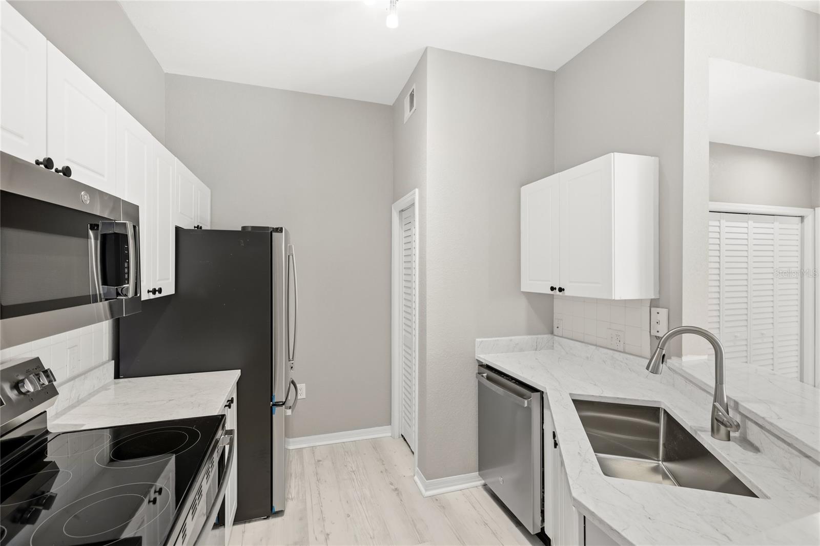 Image 13 of 30 For 5110 Northridge Road 301