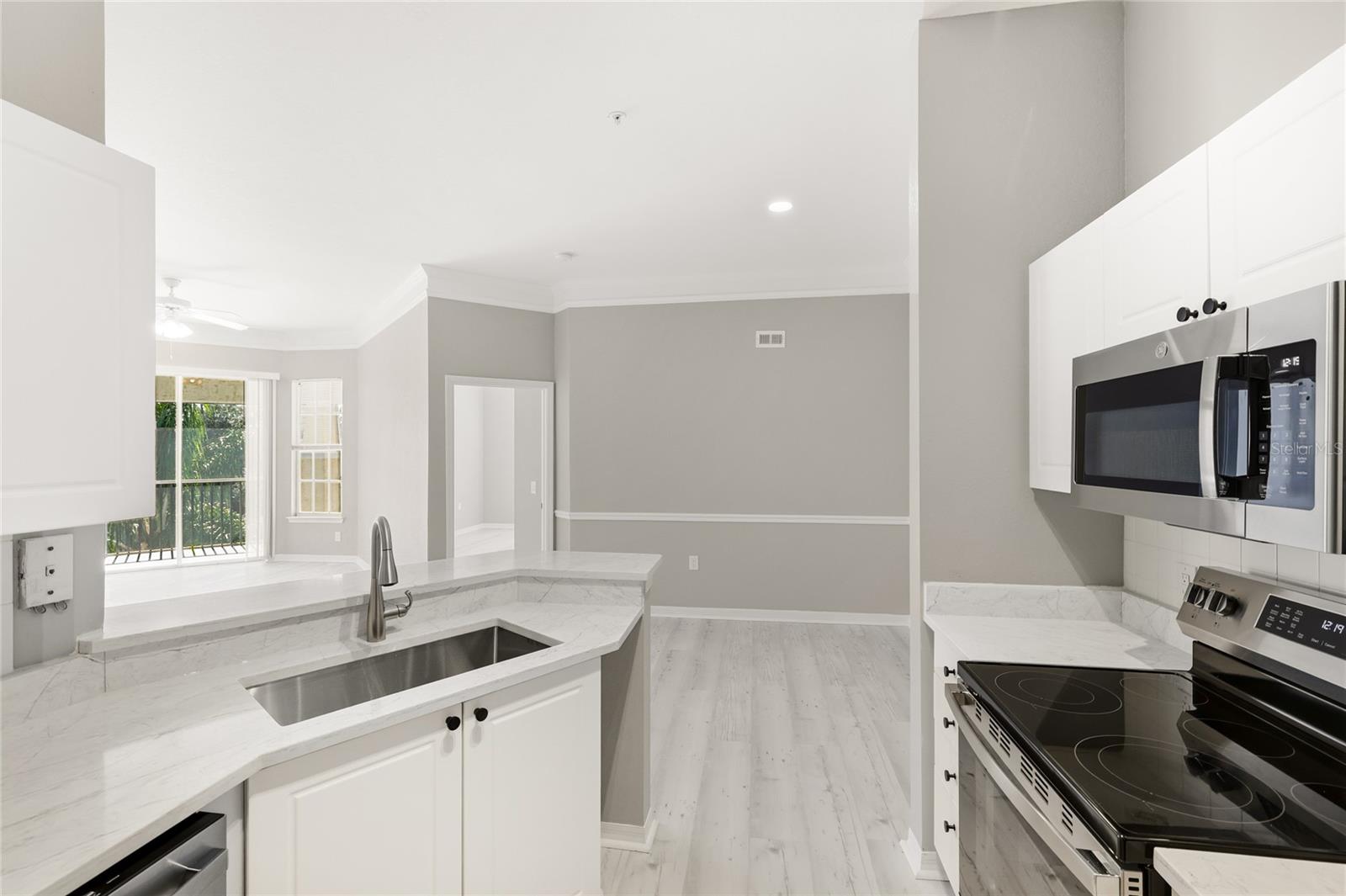 Image 14 of 30 For 5110 Northridge Road 301