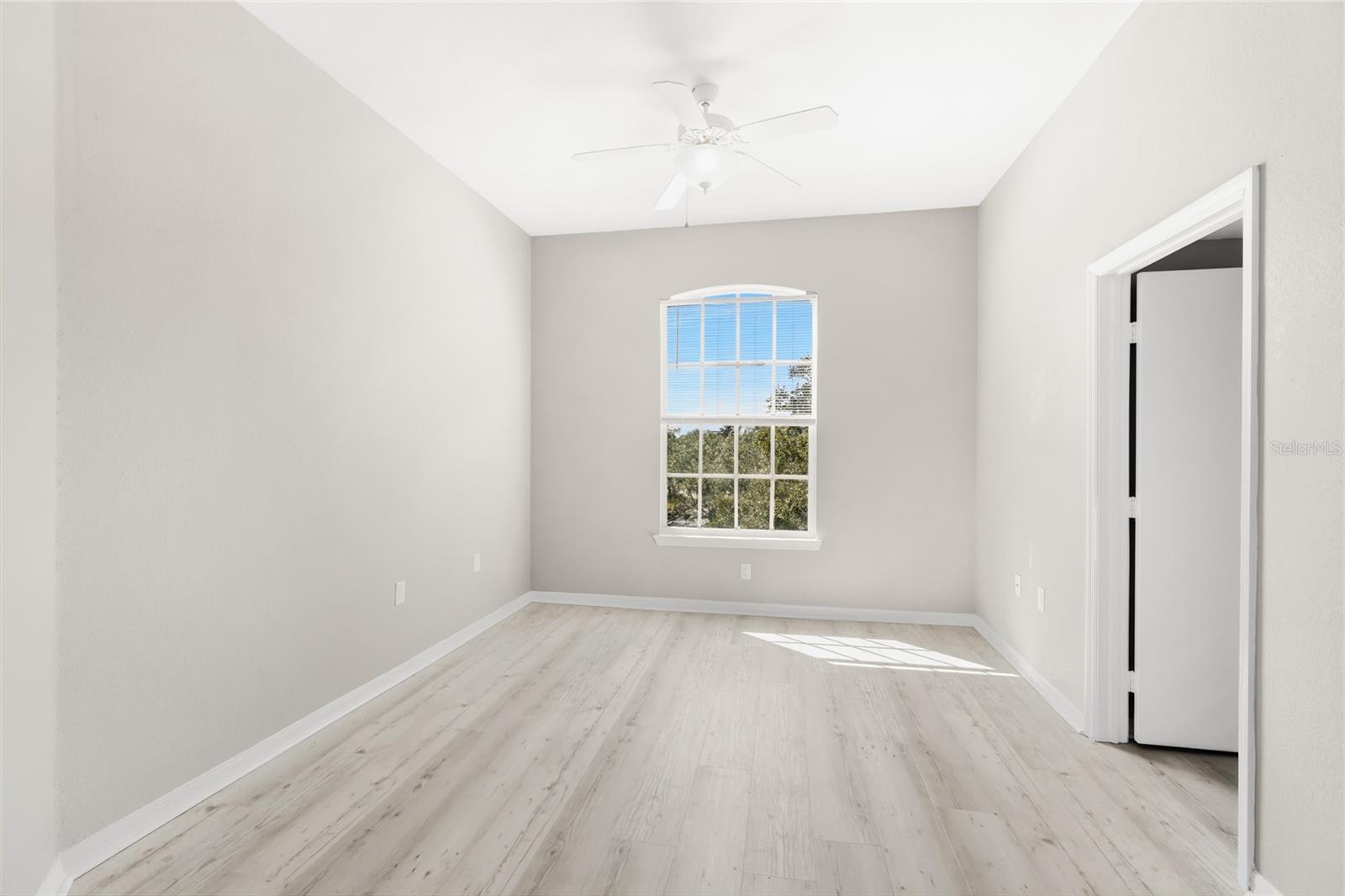 Image 16 of 30 For 5110 Northridge Road 301