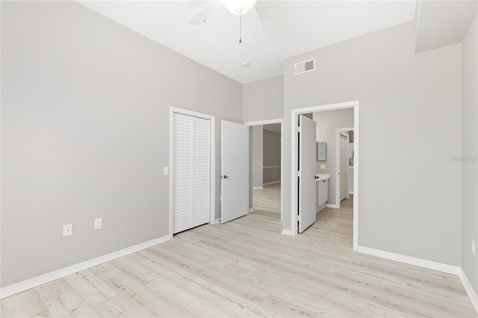 Image 20 of 30 For 5110 Northridge Road 301