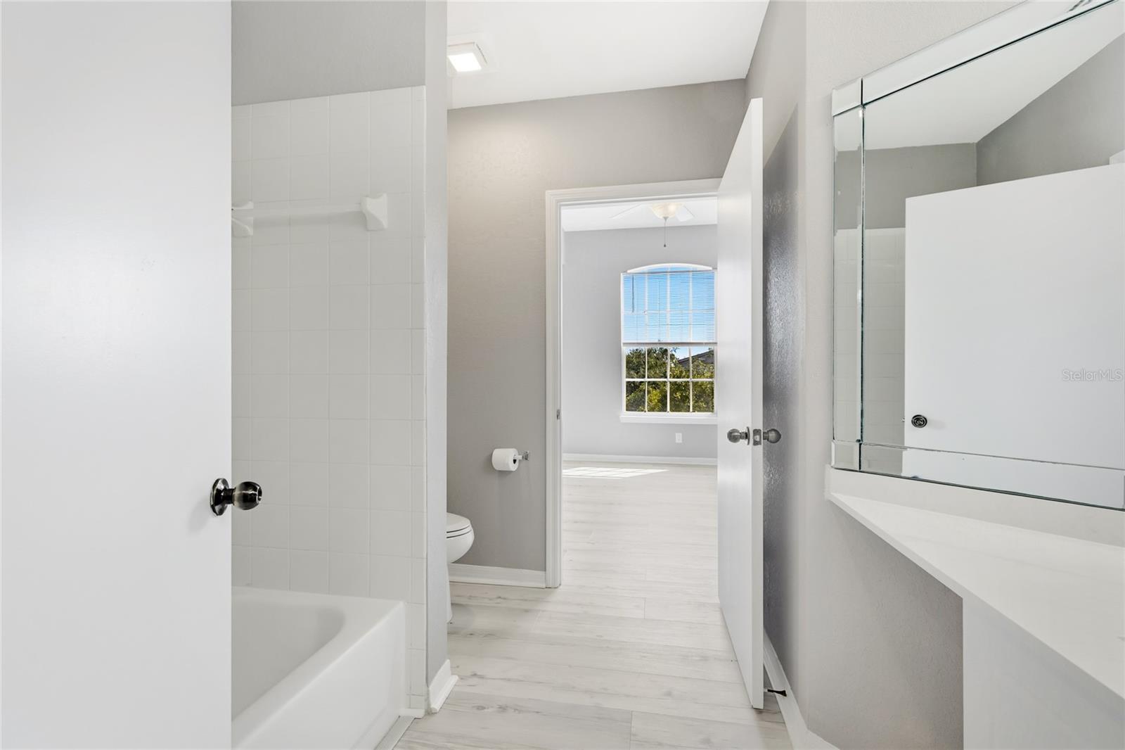 Image 22 of 30 For 5110 Northridge Road 301