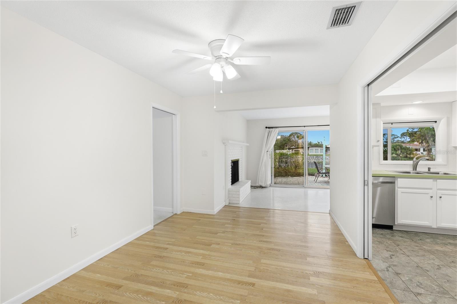 Image 9 of 40 For 2165 Lakewood Drive