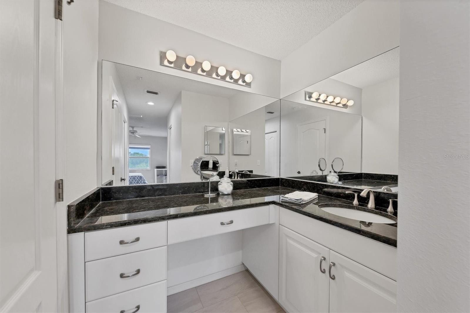 Image 25 of 46 For 8750 Olde Hickory Avenue 9308