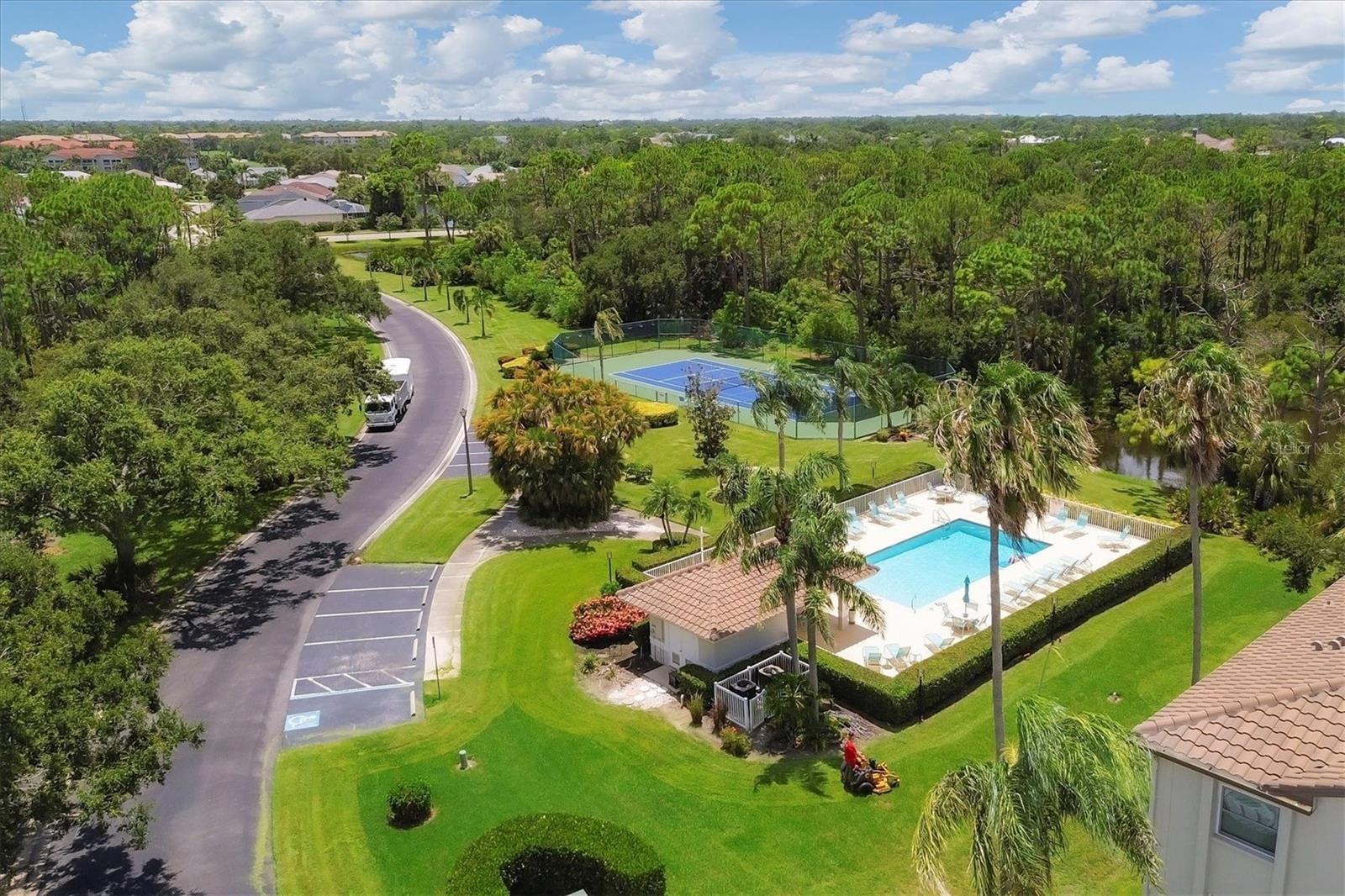 Image 30 of 46 For 8750 Olde Hickory Avenue 9308