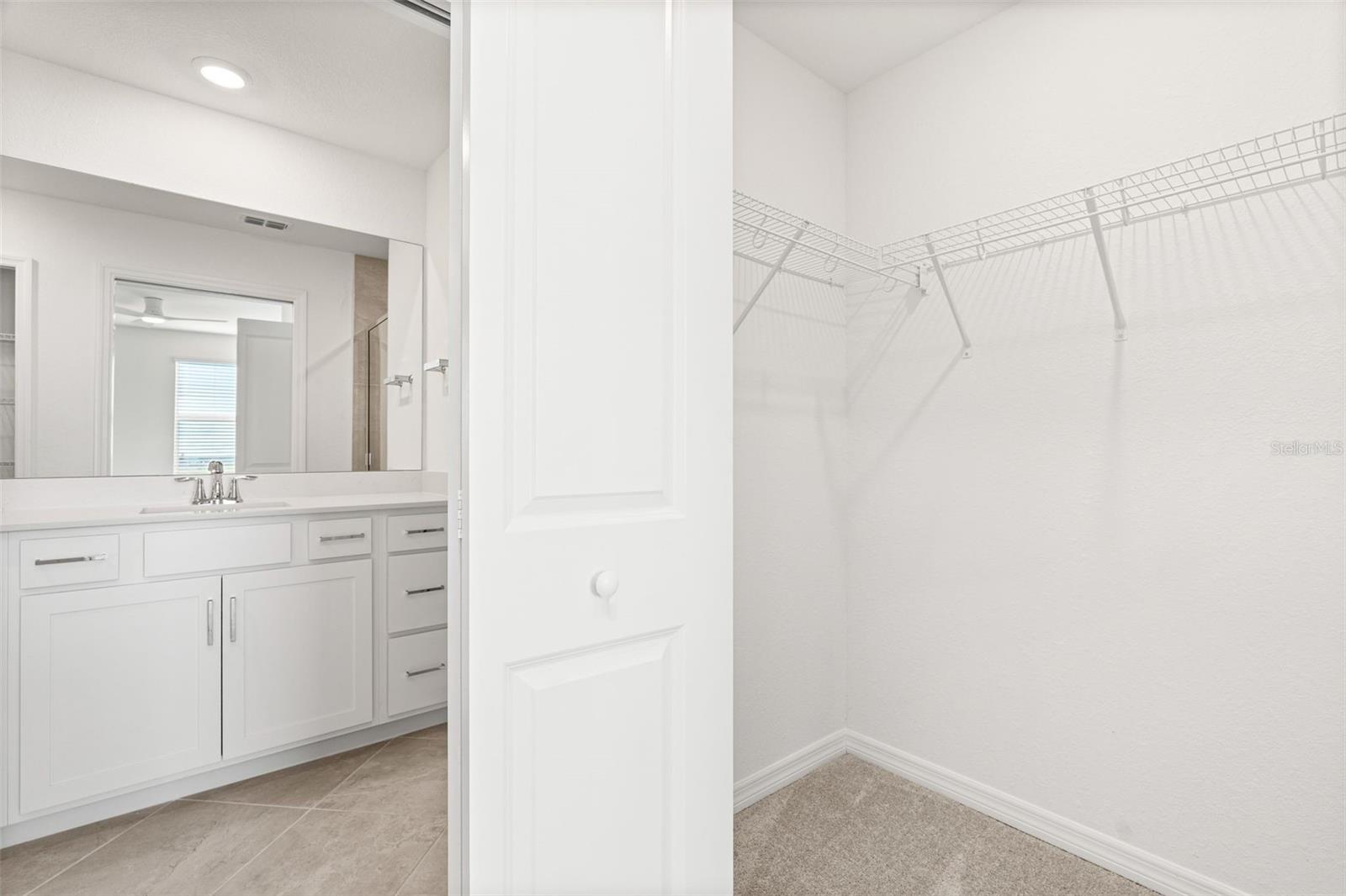 Image 22 of 47 For 19140 Scallop Loop 208