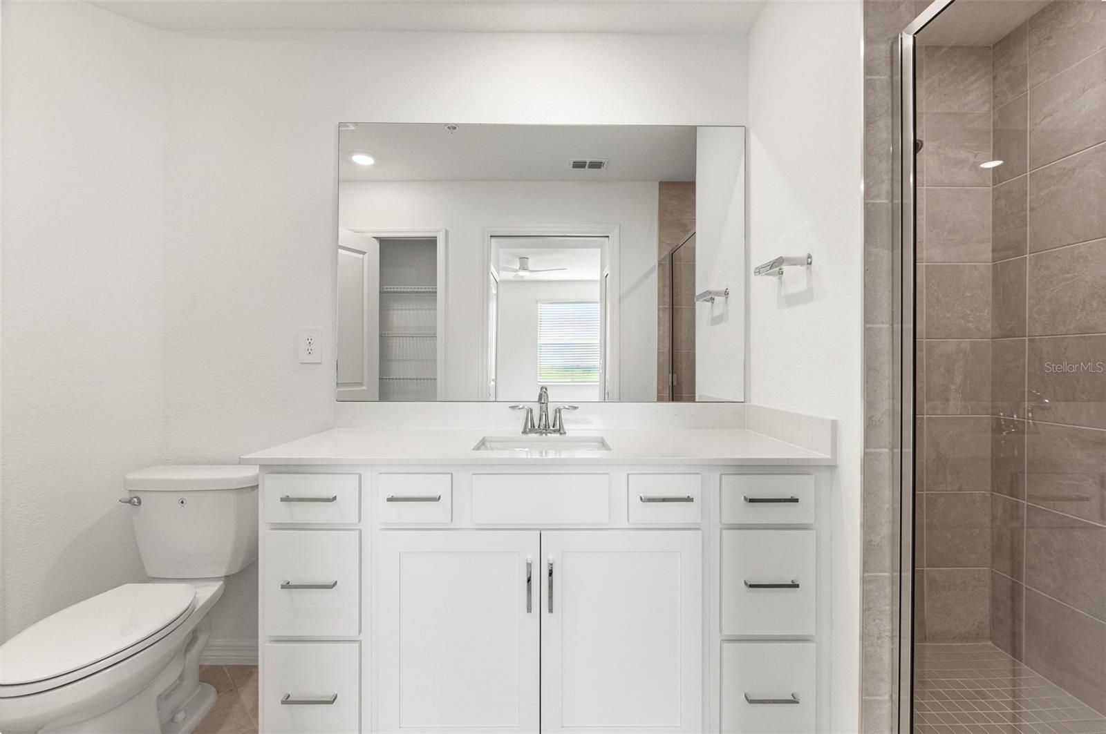 Image 24 of 47 For 19140 Scallop Loop 208