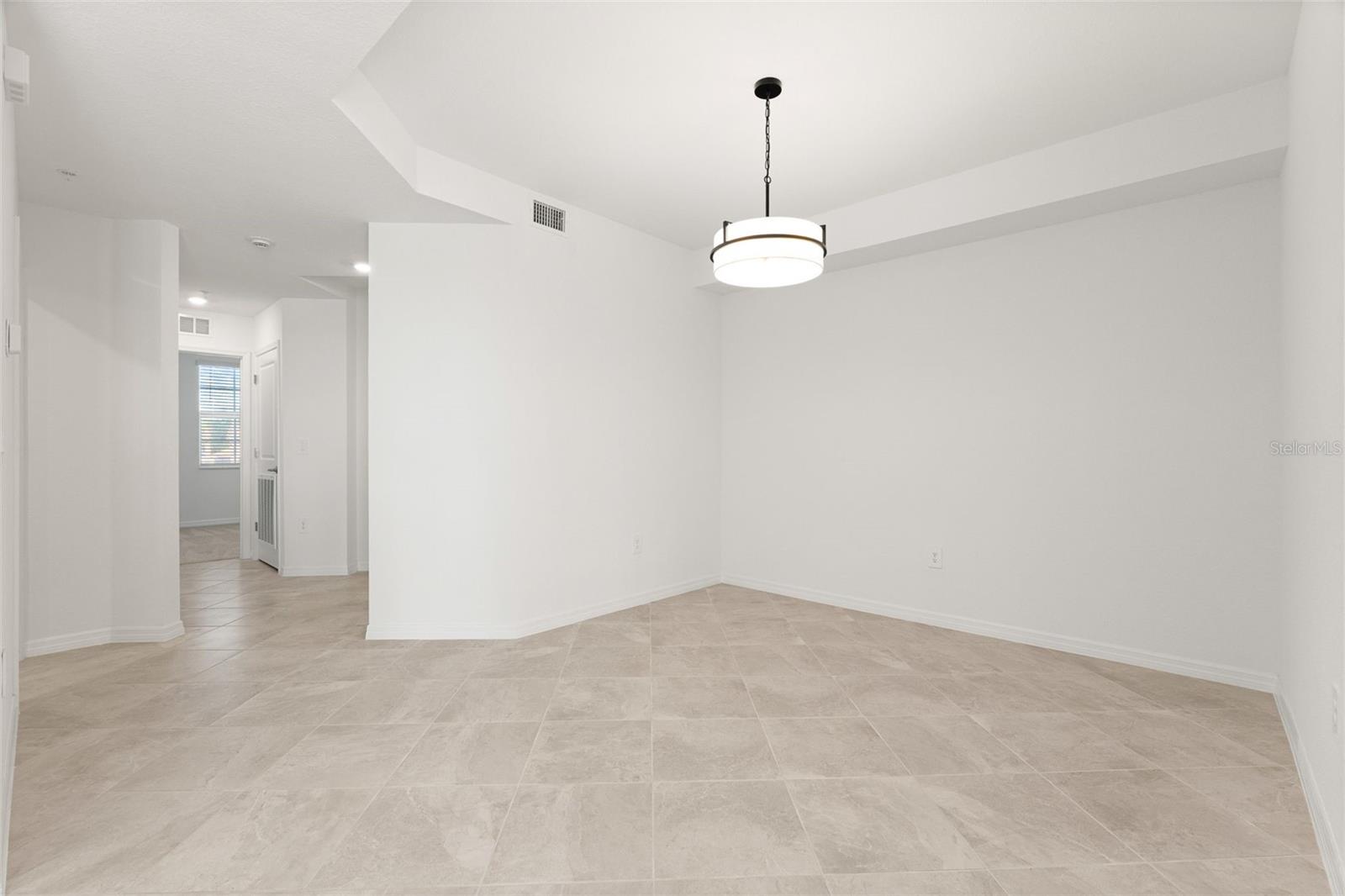 Image 7 of 47 For 19140 Scallop Loop 208