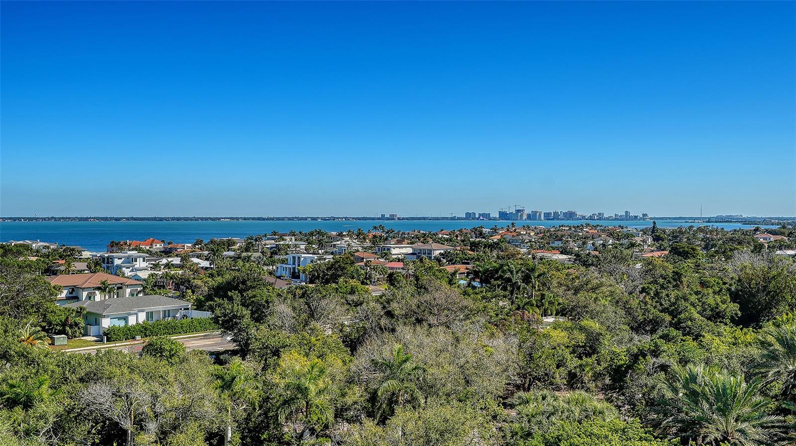 Image 39 of 60 For 1281 Gulf Of Mexico Drive 708