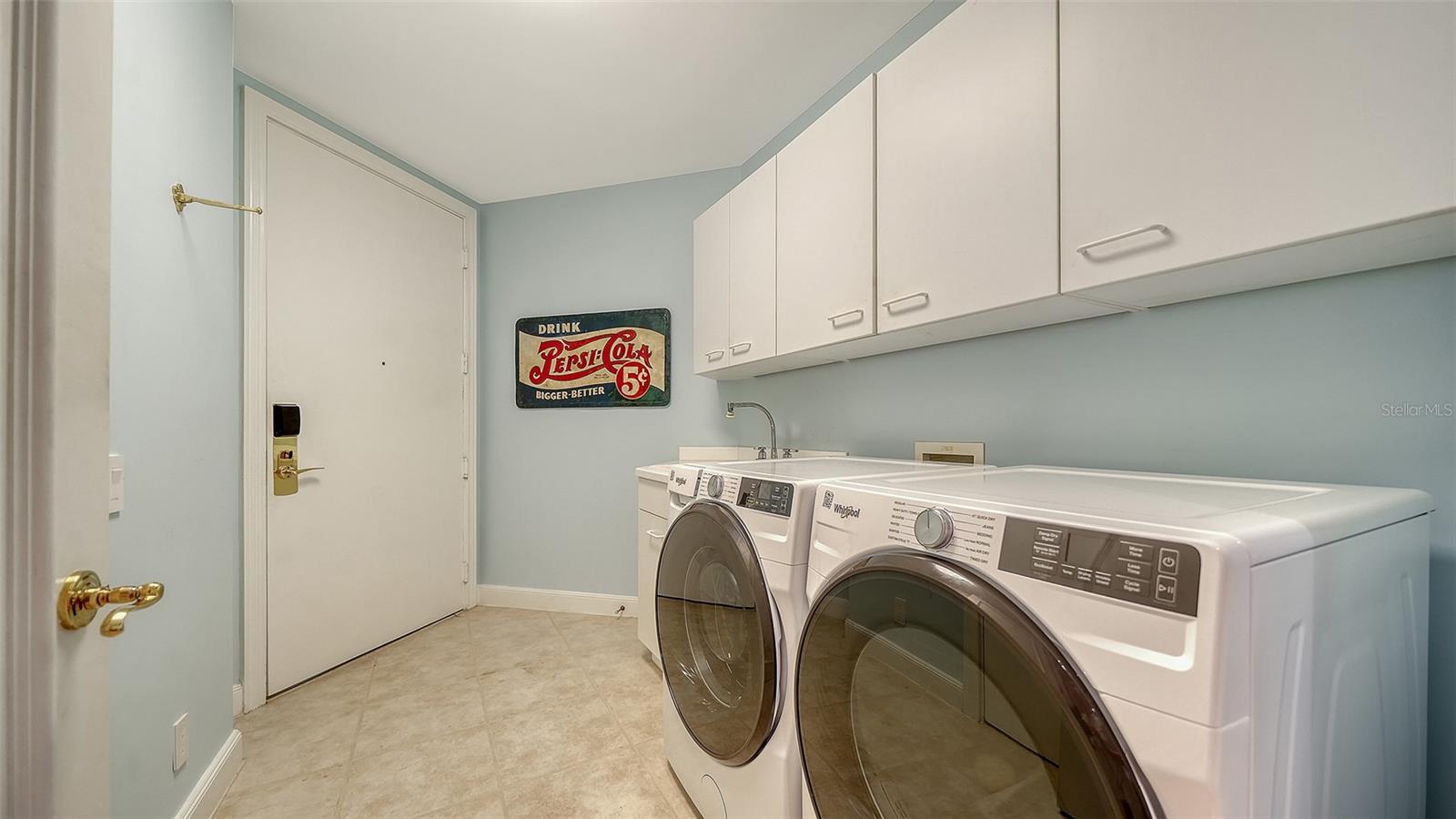 Image 42 of 60 For 1281 Gulf Of Mexico Drive 708