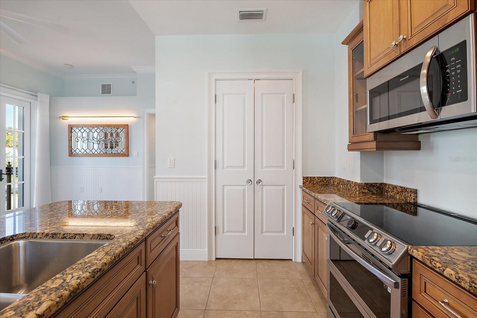 Image 7 of 22 For 445 Orange Avenue 210