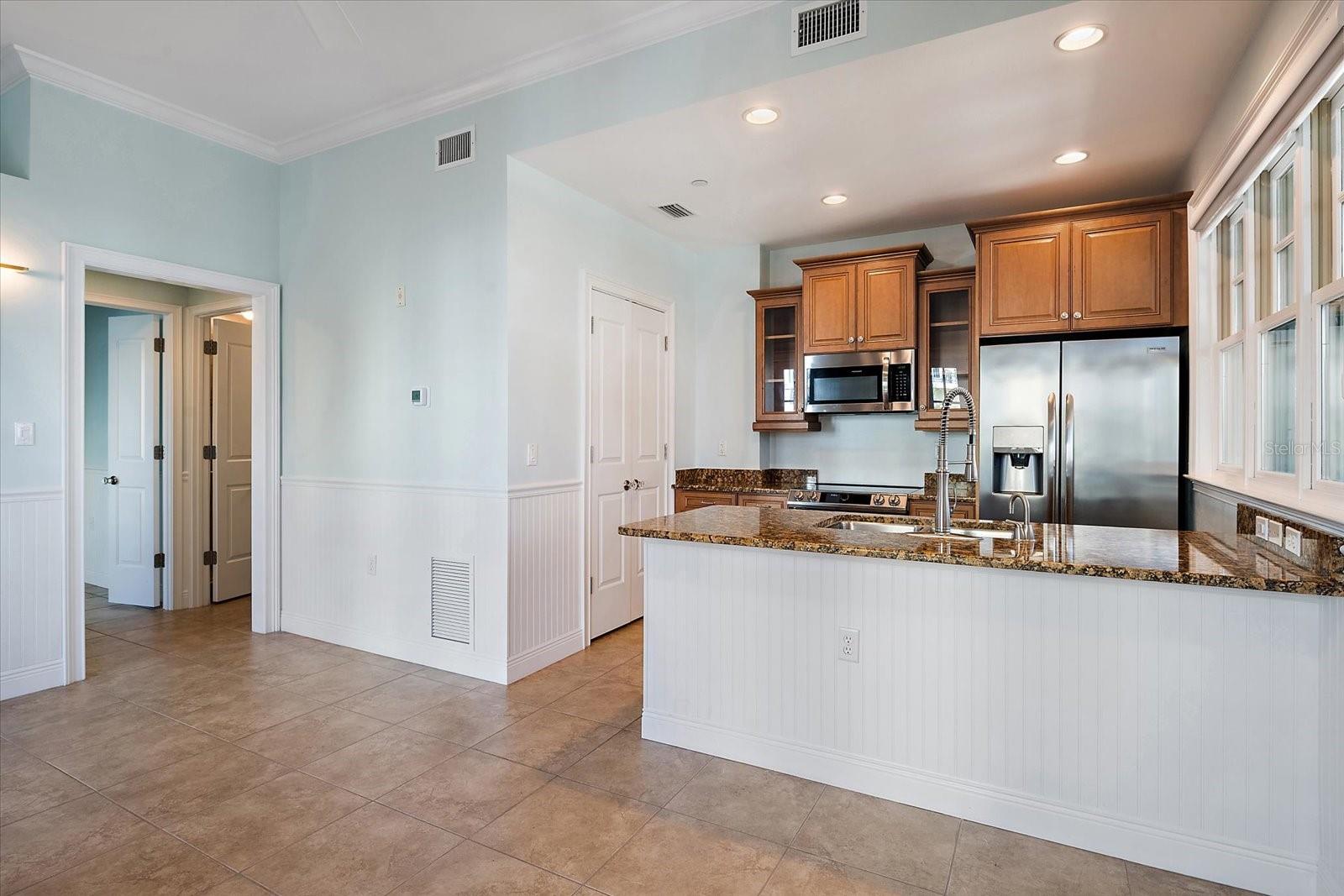 Image 8 of 22 For 445 Orange Avenue 210