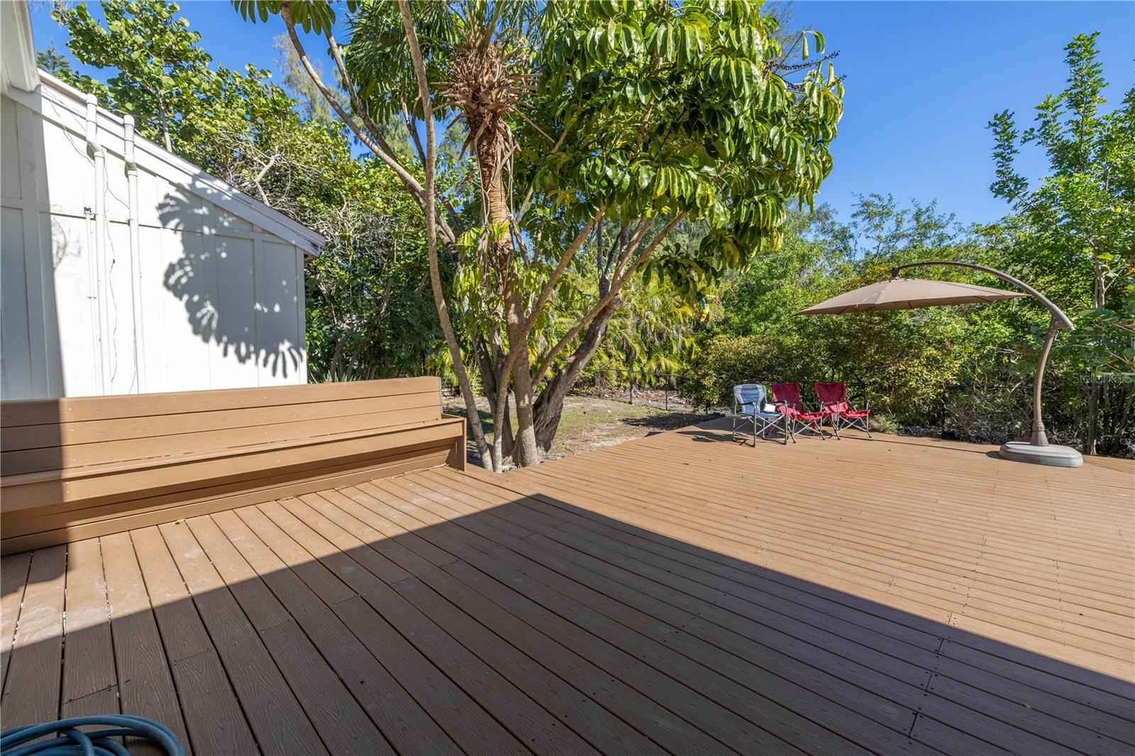 Image 36 of 41 For 752 Tropical Circle