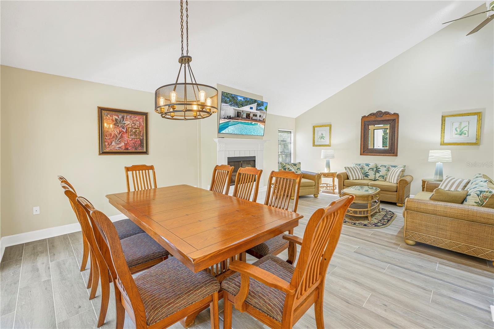 Image 9 of 41 For 752 Tropical Circle