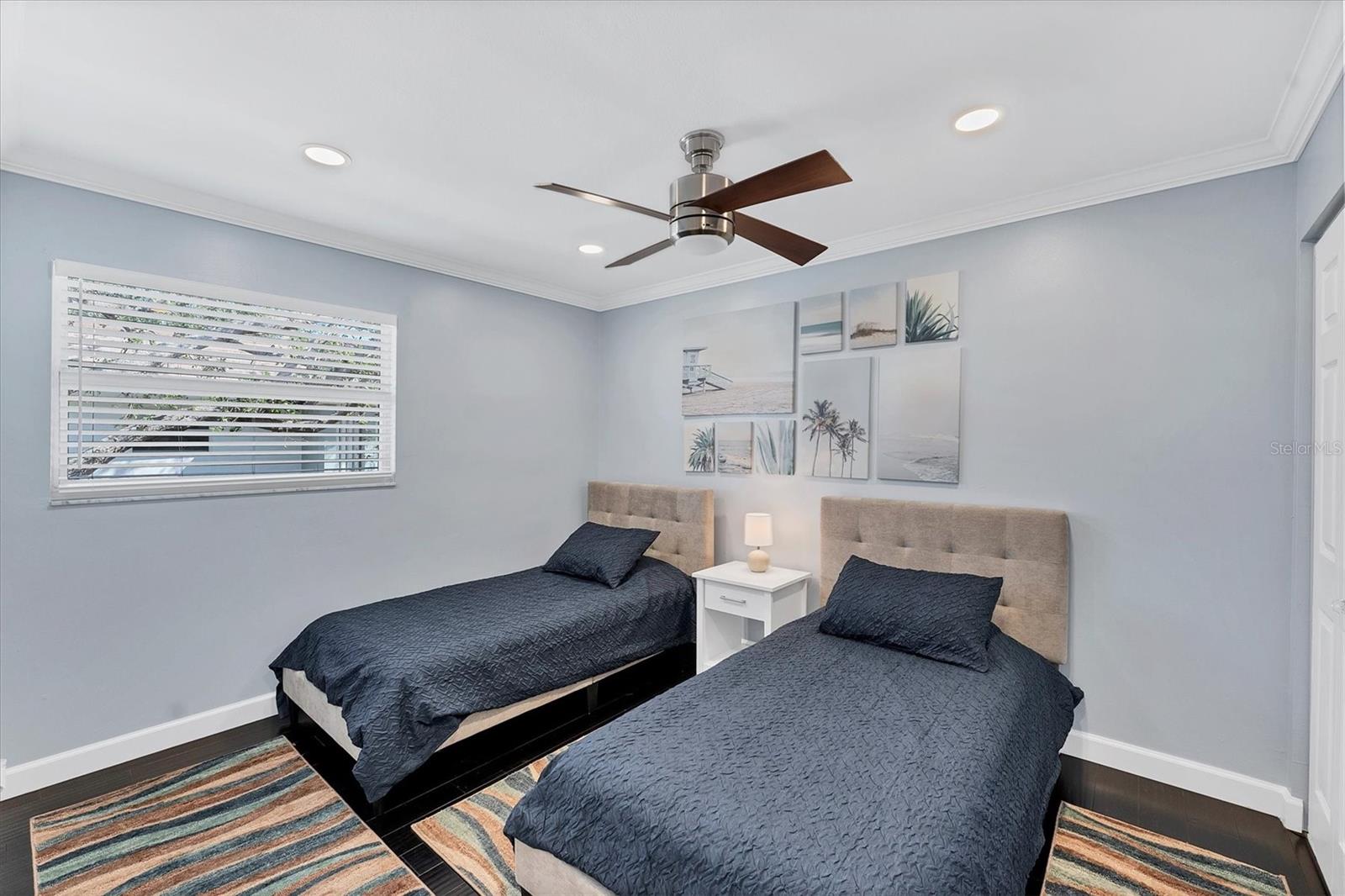 Image 39 of 88 For 527 Sutton Place