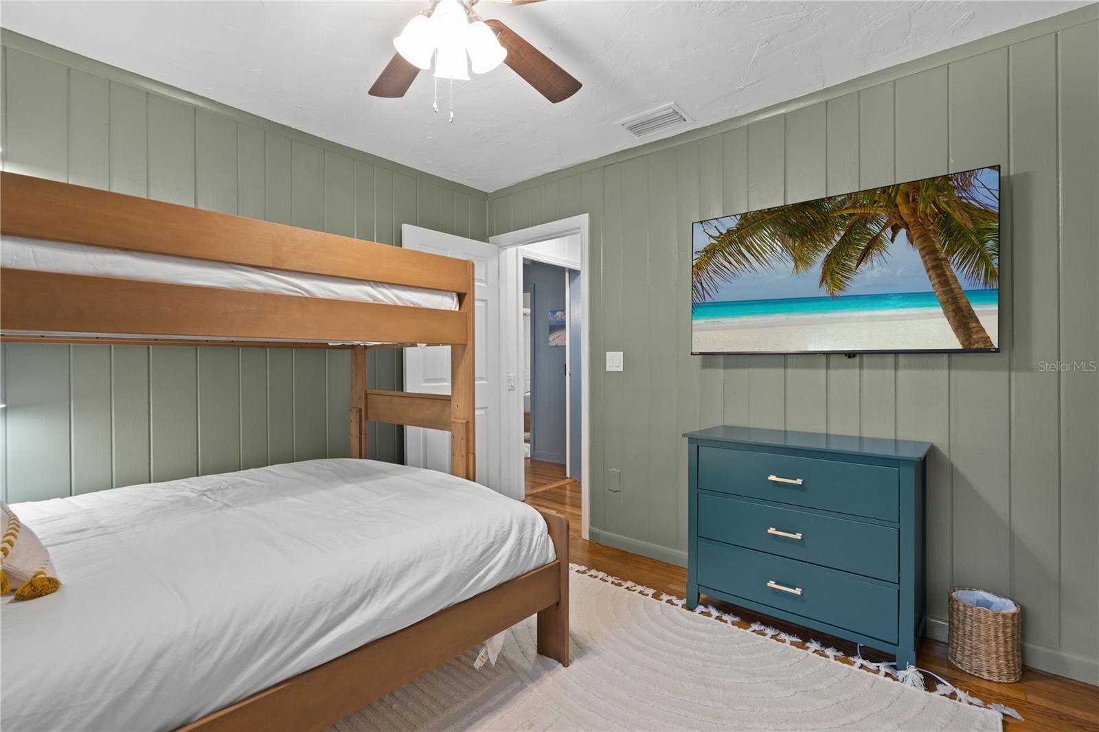 Image 23 of 29 For 704 59th Street Nw