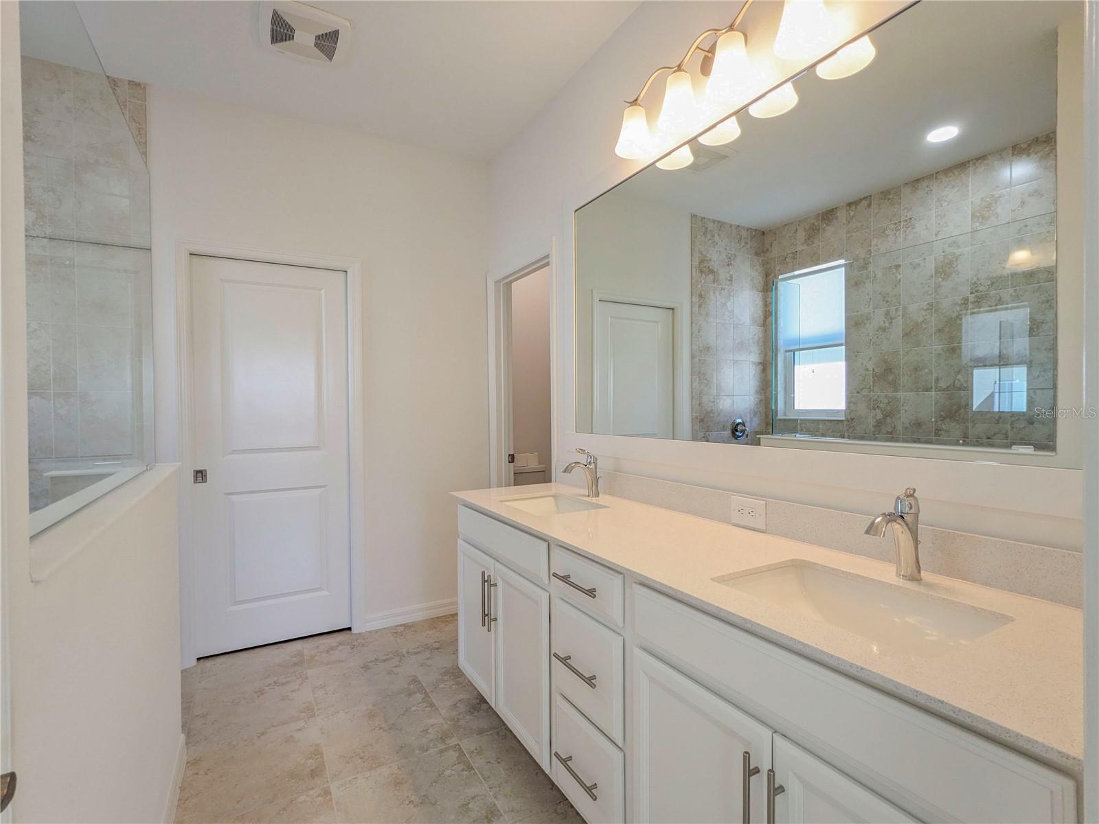 Image 15 of 49 For 8125 Sternway Road