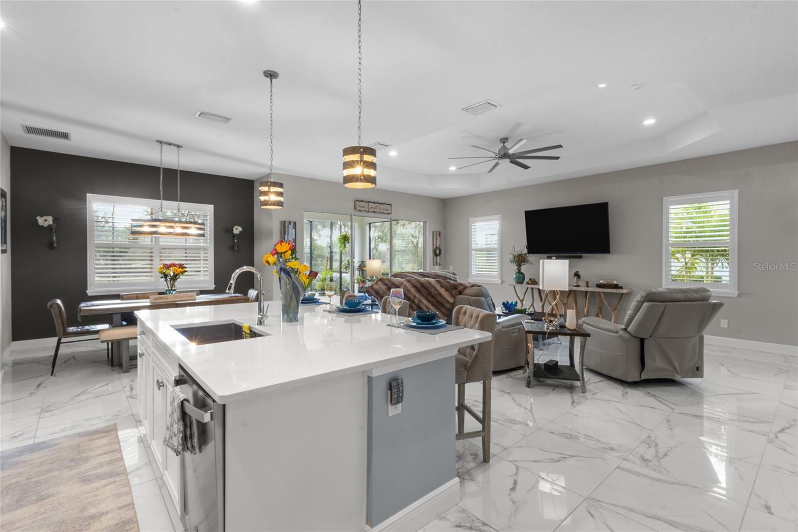 Image 13 of 39 For 13732 Old Creek Court