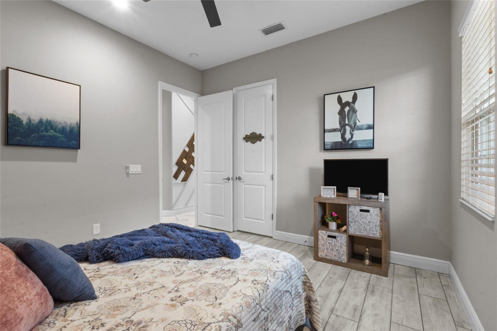 Image 23 of 39 For 13732 Old Creek Court