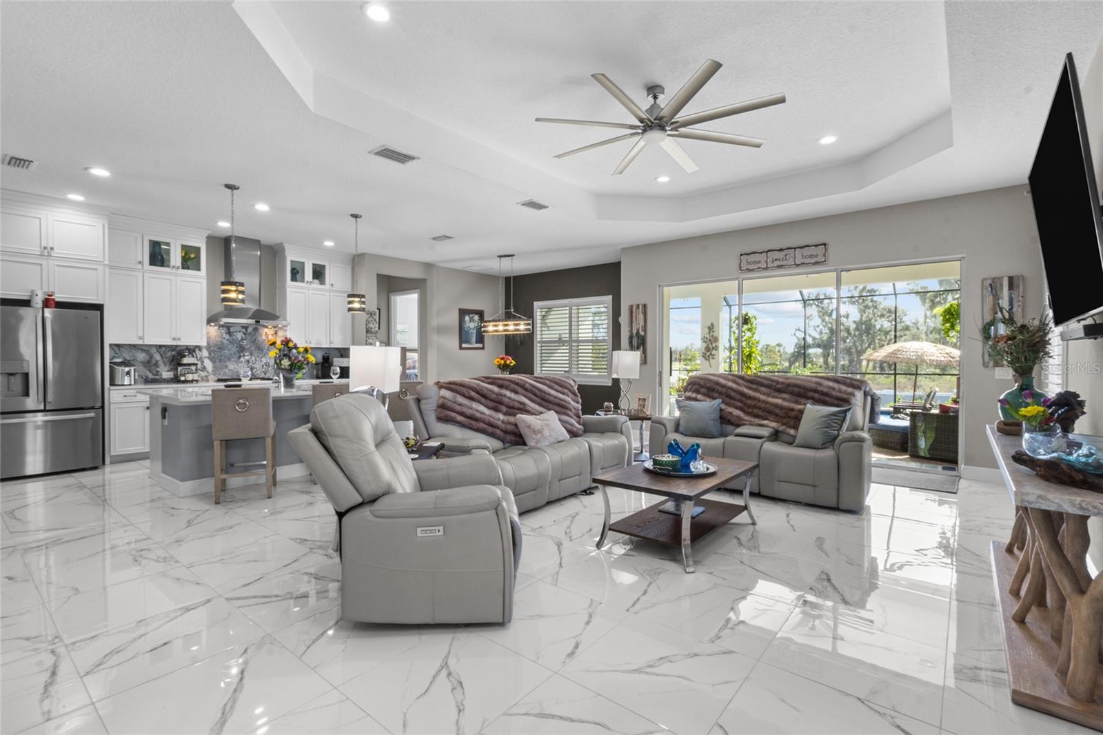 Image 5 of 39 For 13732 Old Creek Court